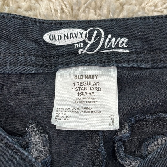 Old Navy ‘The Diva’ size 4 black cotton twill pants with front pockets - Picture 4 of 7